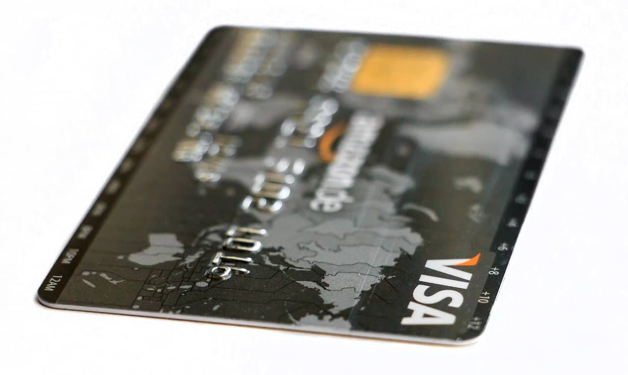 Quais são as vantagens do cartão de crédito adicional?